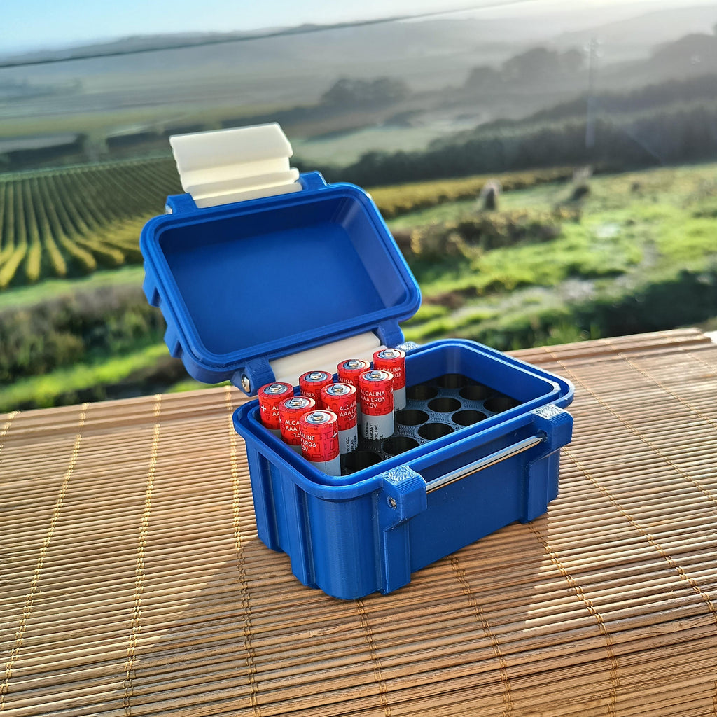 Robuste Box zur Aufbewahrung von AA- oder AAA-Batterien