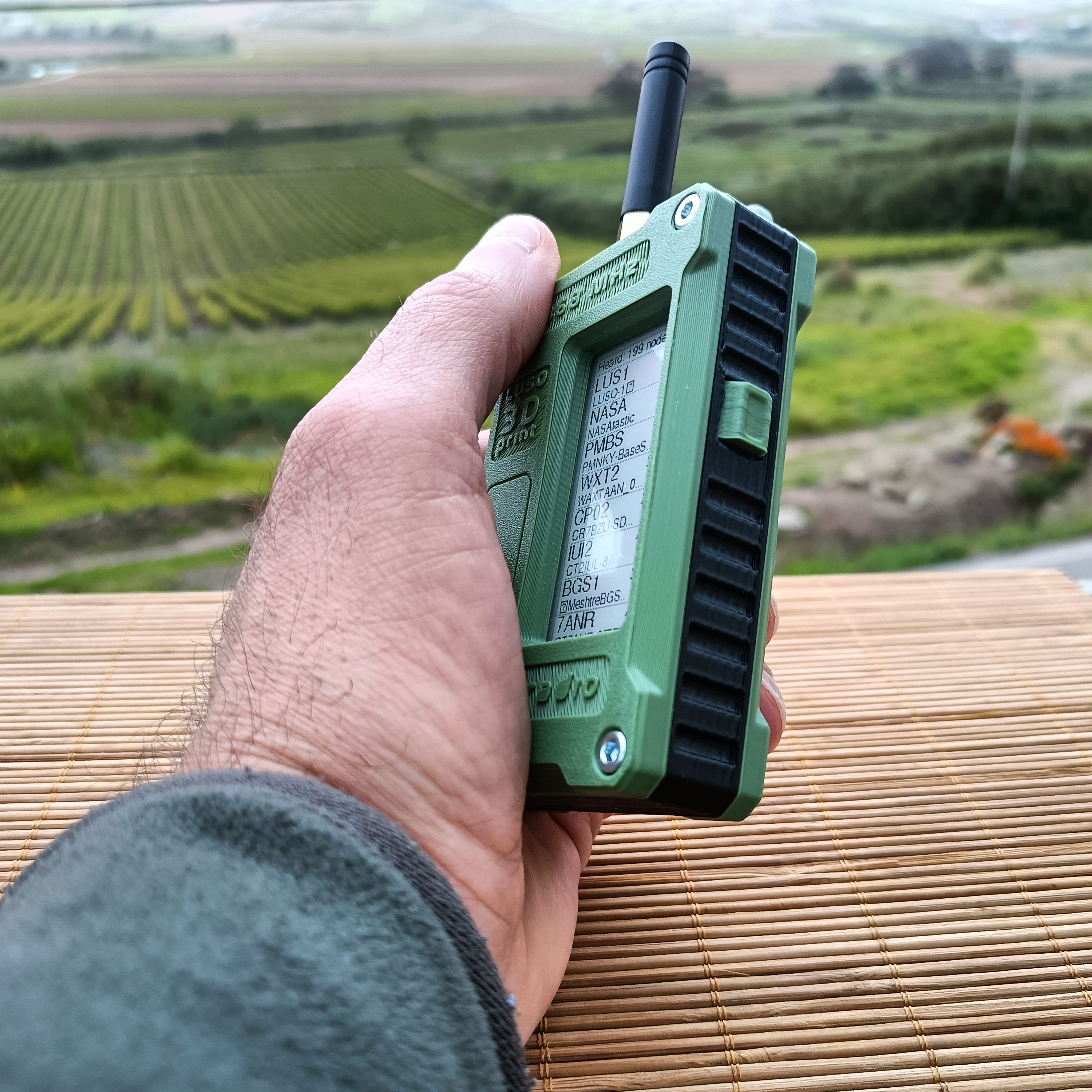 Discover a compact Meshtastic node with Heltec Wireless Paper display, InkHUD interface, high-capacity 3000mAh battery, and rugged 3D printed enclosure for reliable long-range communication.